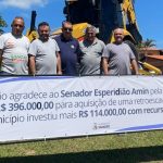 Aquisição de retroescavadeira reforça estrutura da Secretaria de Obras em Sangão