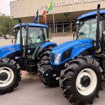 Treze de Maio é contemplado com dois novos tratores para fortalecer a agricultura do município